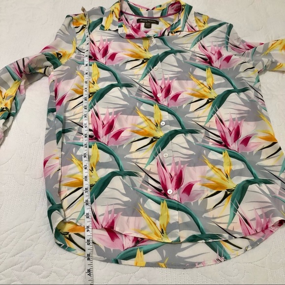 TOMMY BAHAMA 100% Silk Pink/Green/Yellow/Gray Tropical Floral Button Down Blouse - Picture 15 of 16